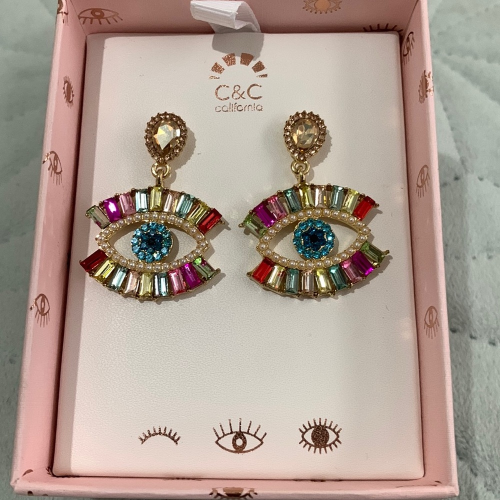 Gorgeous eyes earrings ✨